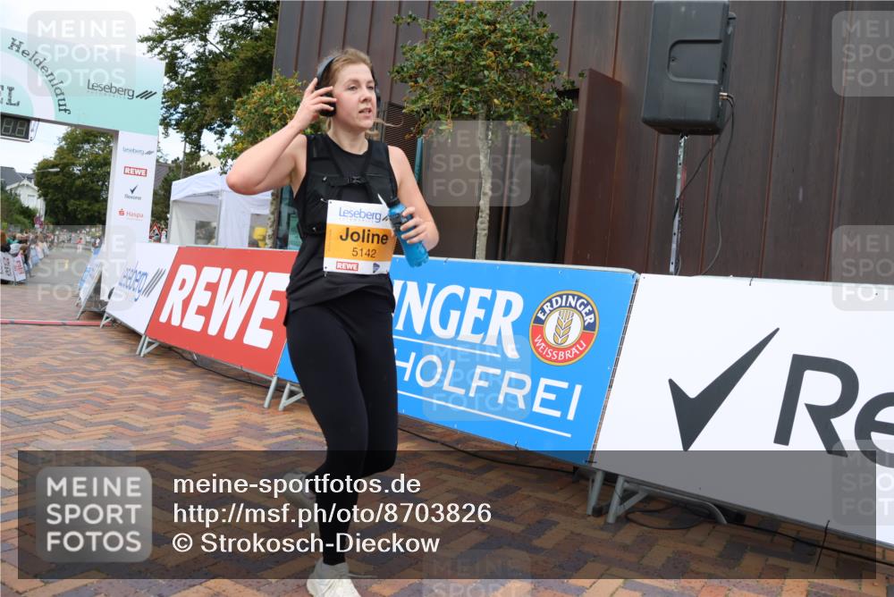 31.08.2025 - 21. Blankeneser Heldenlauf Strokosch-Dieckow http://msf.ph/oto/8703826 31.08.2025 13:00:05 Ziel 5764, 5142, 5233 meine-sportfotos.de