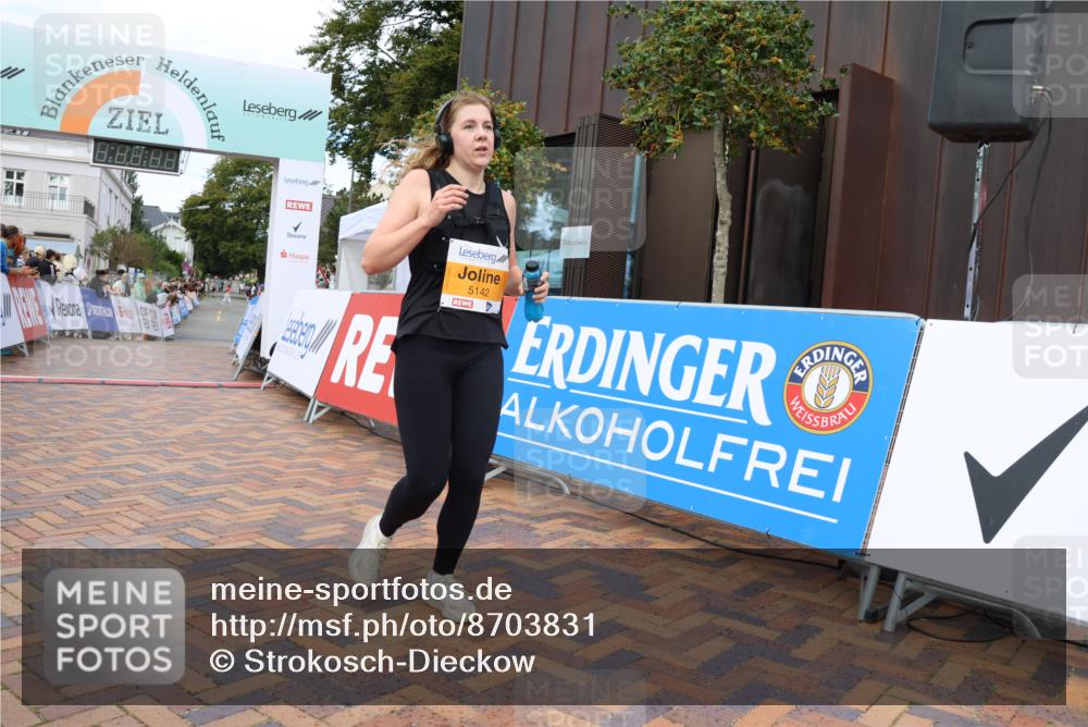 31.08.2025 - 21. Blankeneser Heldenlauf Strokosch-Dieckow http://msf.ph/oto/8703831 31.08.2025 13:00:04 Ziel 5764, 5142, 5233 meine-sportfotos.de
