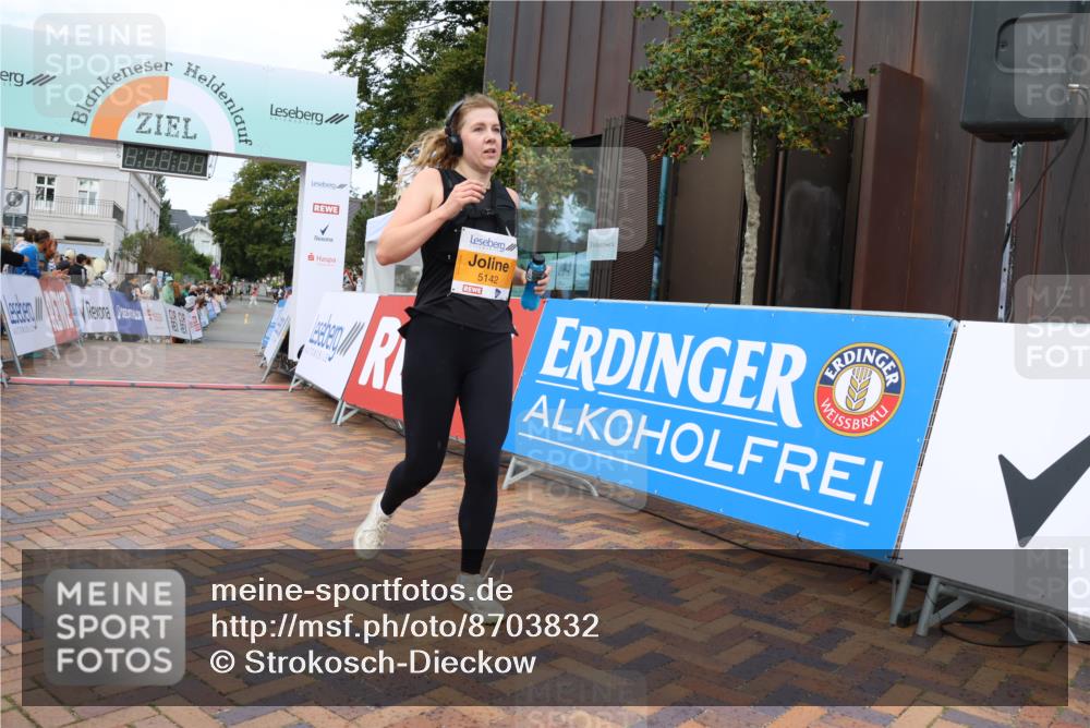 31.08.2025 - 21. Blankeneser Heldenlauf Strokosch-Dieckow http://msf.ph/oto/8703832 31.08.2025 13:00:04 Ziel 5764, 5142, 5233 meine-sportfotos.de