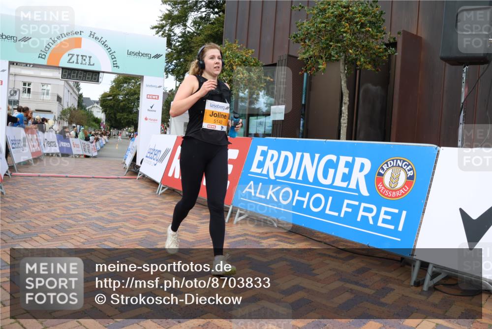 31.08.2025 - 21. Blankeneser Heldenlauf Strokosch-Dieckow http://msf.ph/oto/8703833 31.08.2025 13:00:04 Ziel 5764, 5142, 5233 meine-sportfotos.de