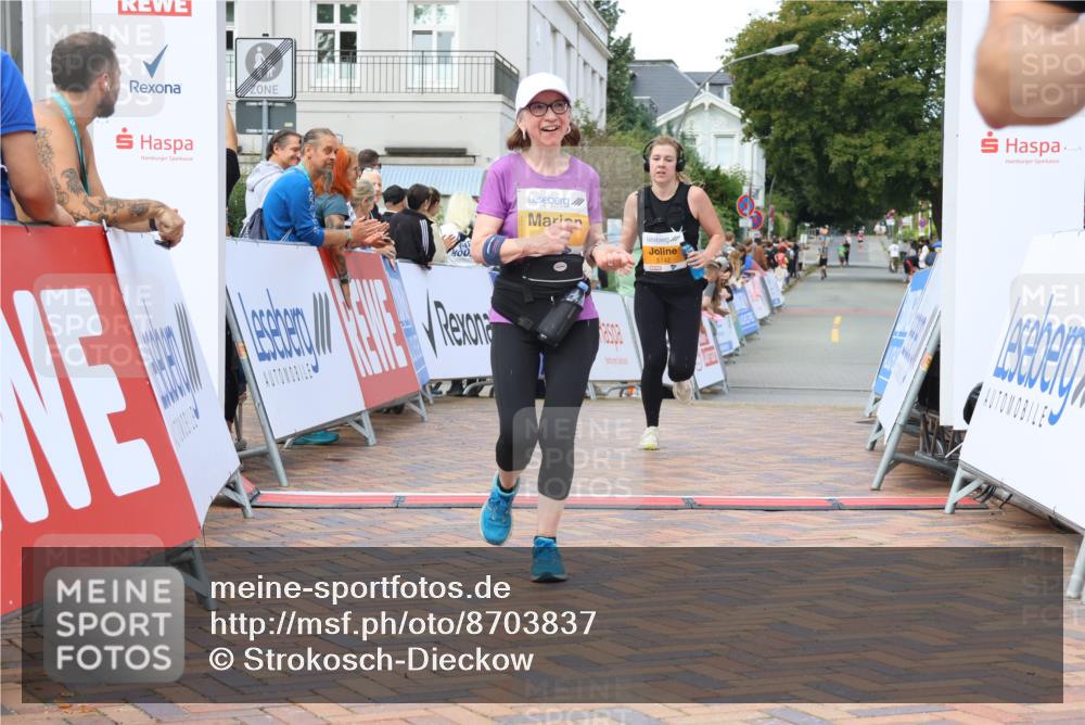 31.08.2025 - 21. Blankeneser Heldenlauf Strokosch-Dieckow http://msf.ph/oto/8703837 31.08.2025 13:00:01 Ziel 5764, 5256, 5142, 5233 meine-sportfotos.de