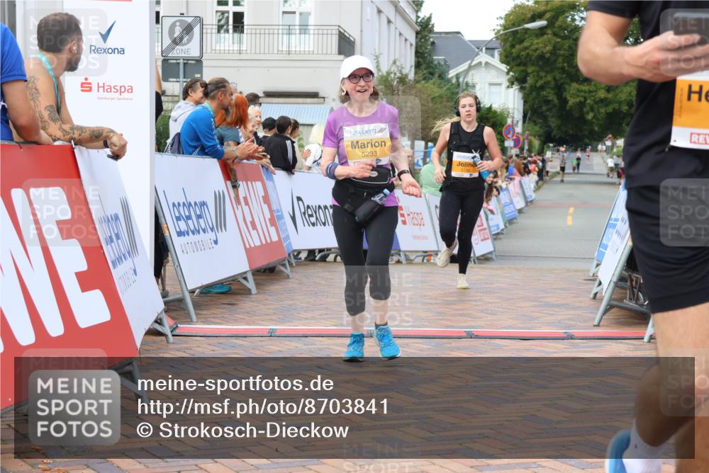 31.08.2025 - 21. Blankeneser Heldenlauf Strokosch-Dieckow http://msf.ph/oto/8703841 31.08.2025 13:00:01 Ziel 5764, 5256, 5142, 5233 meine-sportfotos.de