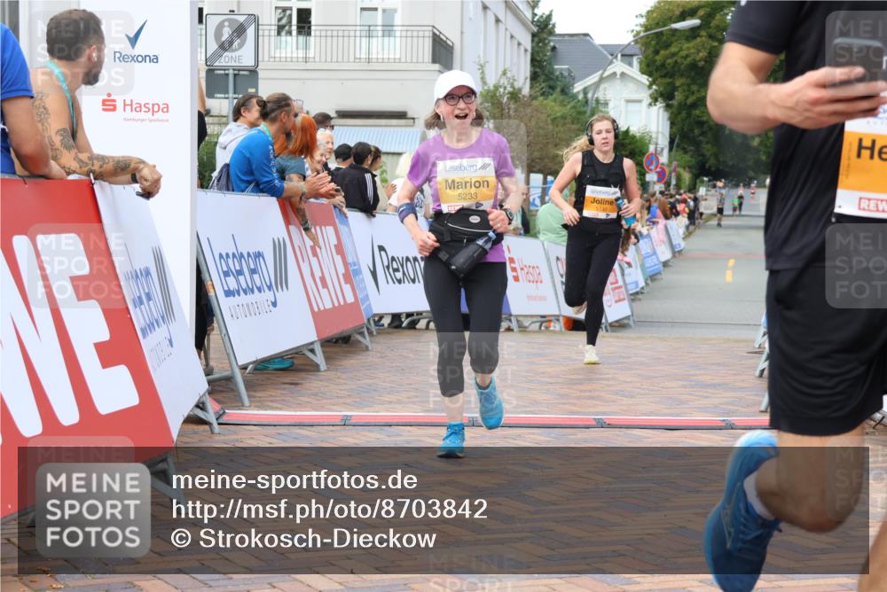 31.08.2025 - 21. Blankeneser Heldenlauf Strokosch-Dieckow http://msf.ph/oto/8703842 31.08.2025 13:00:01 Ziel 5764, 5256, 5142, 5233 meine-sportfotos.de