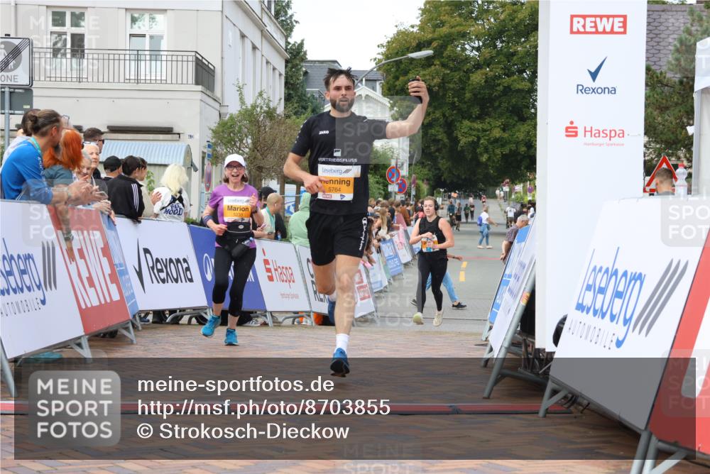 31.08.2025 - 21. Blankeneser Heldenlauf Strokosch-Dieckow http://msf.ph/oto/8703855 31.08.2025 12:59:58 Ziel 5764, 5256, 5142, 5233 meine-sportfotos.de