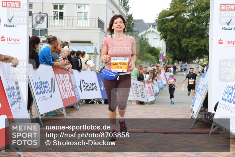 31.08.2025 - 21. Blankeneser Heldenlauf Strokosch-Dieckow http://msf.ph/oto/8703858 31.08.2025 12:59:53 Ziel 5256, 5601 meine-sportfotos.de