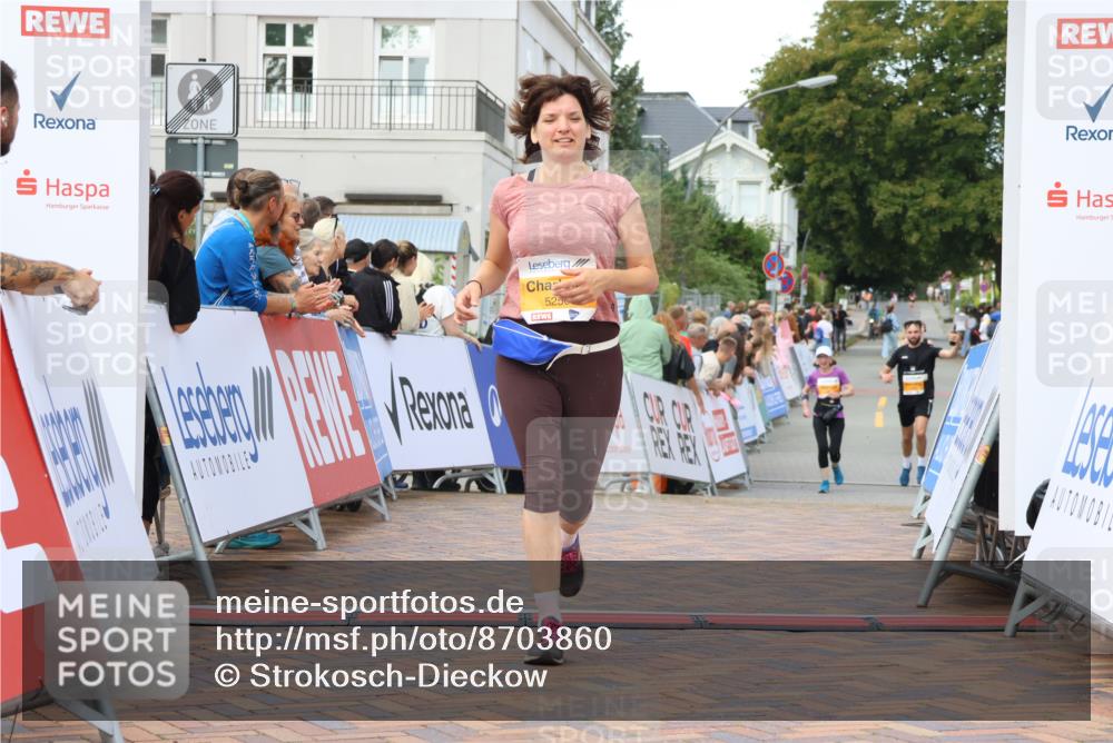 31.08.2025 - 21. Blankeneser Heldenlauf Strokosch-Dieckow http://msf.ph/oto/8703860 31.08.2025 12:59:53 Ziel 5256, 5601 meine-sportfotos.de