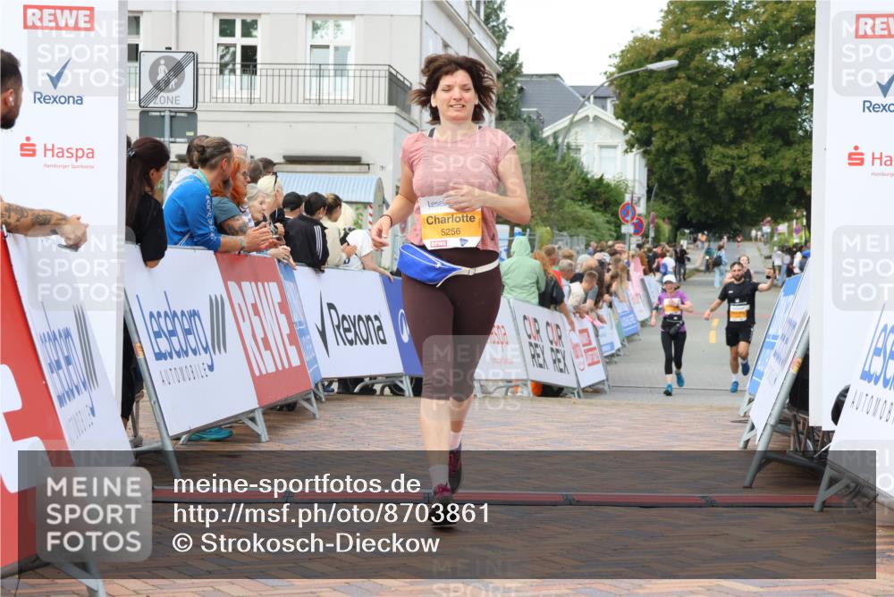 31.08.2025 - 21. Blankeneser Heldenlauf Strokosch-Dieckow http://msf.ph/oto/8703861 31.08.2025 12:59:53 Ziel 5256, 5601 meine-sportfotos.de