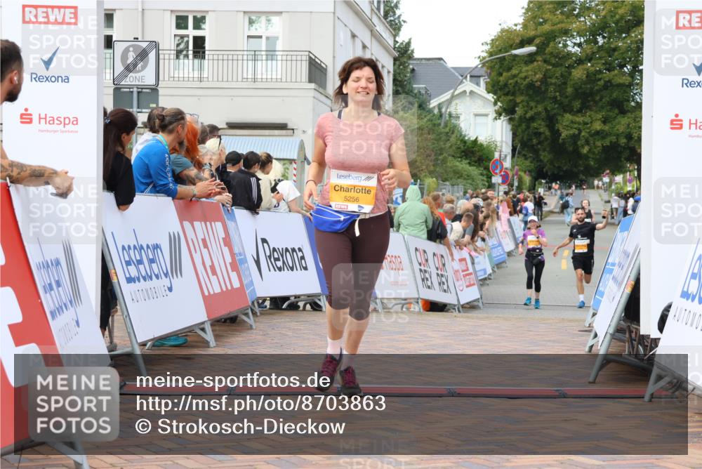 31.08.2025 - 21. Blankeneser Heldenlauf Strokosch-Dieckow http://msf.ph/oto/8703863 31.08.2025 12:59:53 Ziel 5256, 5601 meine-sportfotos.de
