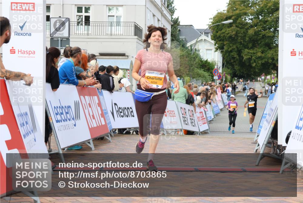 31.08.2025 - 21. Blankeneser Heldenlauf Strokosch-Dieckow http://msf.ph/oto/8703865 31.08.2025 12:59:53 Ziel 5256, 5601 meine-sportfotos.de