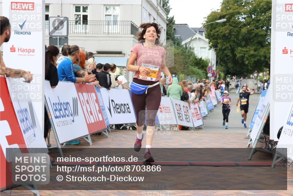 31.08.2025 - 21. Blankeneser Heldenlauf Strokosch-Dieckow http://msf.ph/oto/8703866 31.08.2025 12:59:53 Ziel 5256, 5601 meine-sportfotos.de