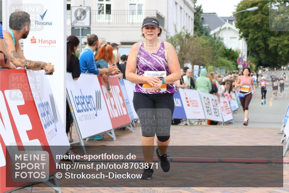 31.08.2025 - 21. Blankeneser Heldenlauf Strokosch-Dieckow http://msf.ph/oto/8703871 31.08.2025 12:59:48 Ziel 5127, 5601 meine-sportfotos.de