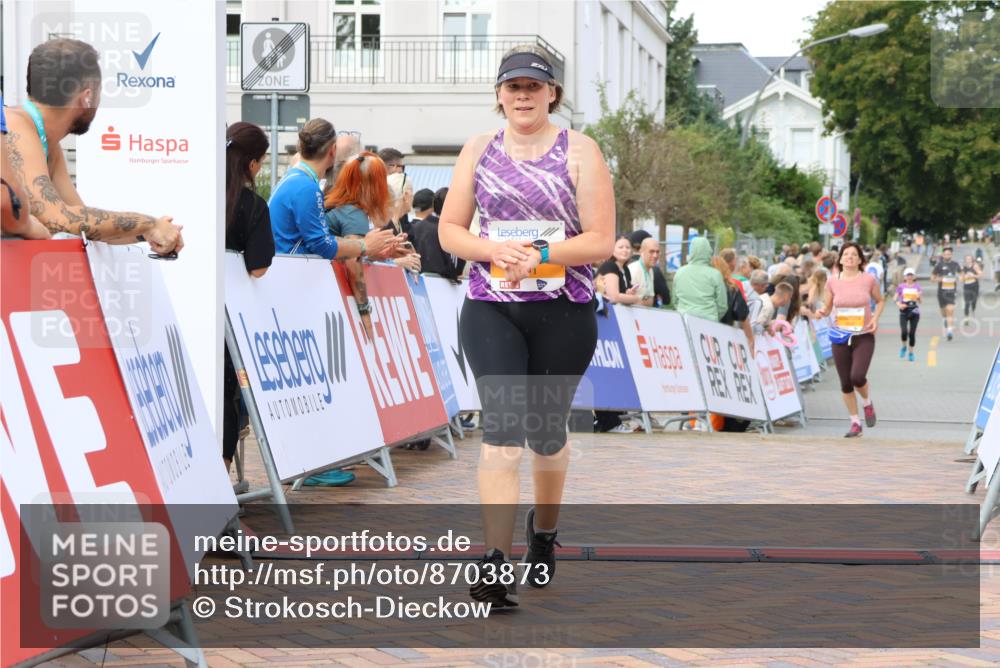 31.08.2025 - 21. Blankeneser Heldenlauf Strokosch-Dieckow http://msf.ph/oto/8703873 31.08.2025 12:59:48 Ziel 5127, 5601 meine-sportfotos.de