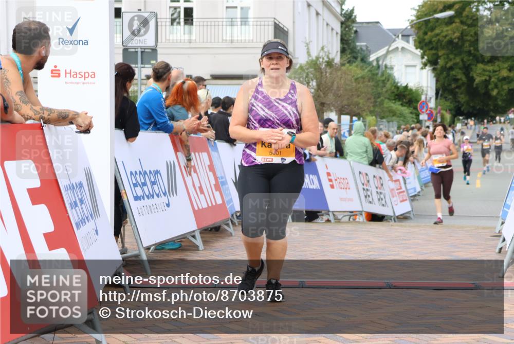 31.08.2025 - 21. Blankeneser Heldenlauf Strokosch-Dieckow http://msf.ph/oto/8703875 31.08.2025 12:59:47 Ziel 5127, 5601 meine-sportfotos.de