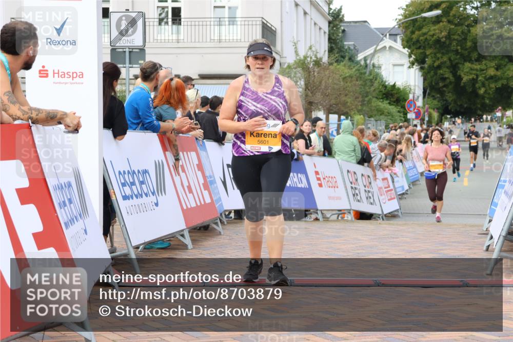 31.08.2025 - 21. Blankeneser Heldenlauf Strokosch-Dieckow http://msf.ph/oto/8703879 31.08.2025 12:59:47 Ziel 5127, 5601 meine-sportfotos.de