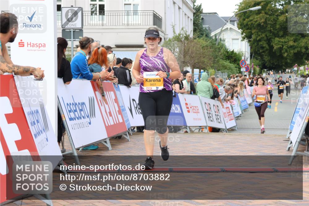 31.08.2025 - 21. Blankeneser Heldenlauf Strokosch-Dieckow http://msf.ph/oto/8703882 31.08.2025 12:59:47 Ziel 5127, 5601 meine-sportfotos.de
