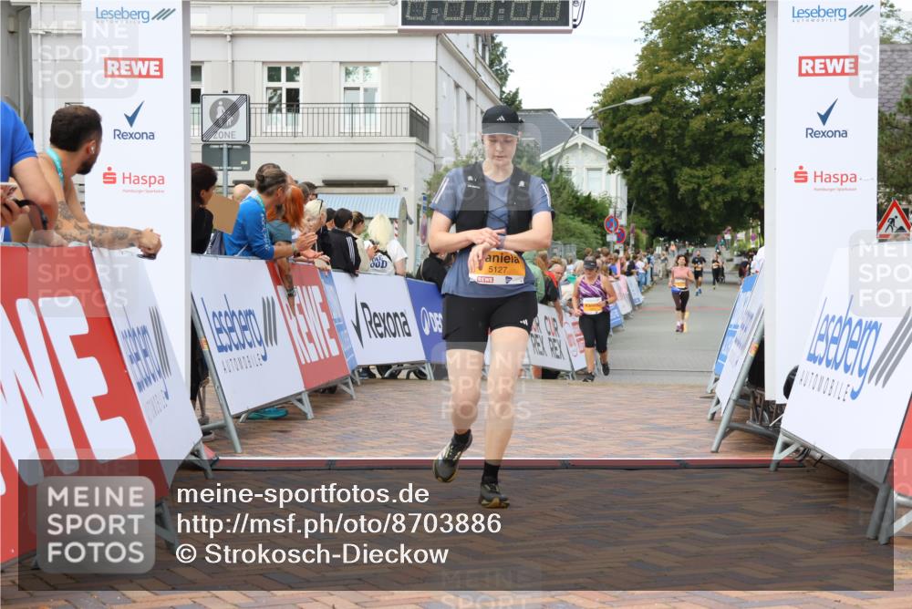 31.08.2025 - 21. Blankeneser Heldenlauf Strokosch-Dieckow http://msf.ph/oto/8703886 31.08.2025 12:59:42 Ziel 5127 meine-sportfotos.de
