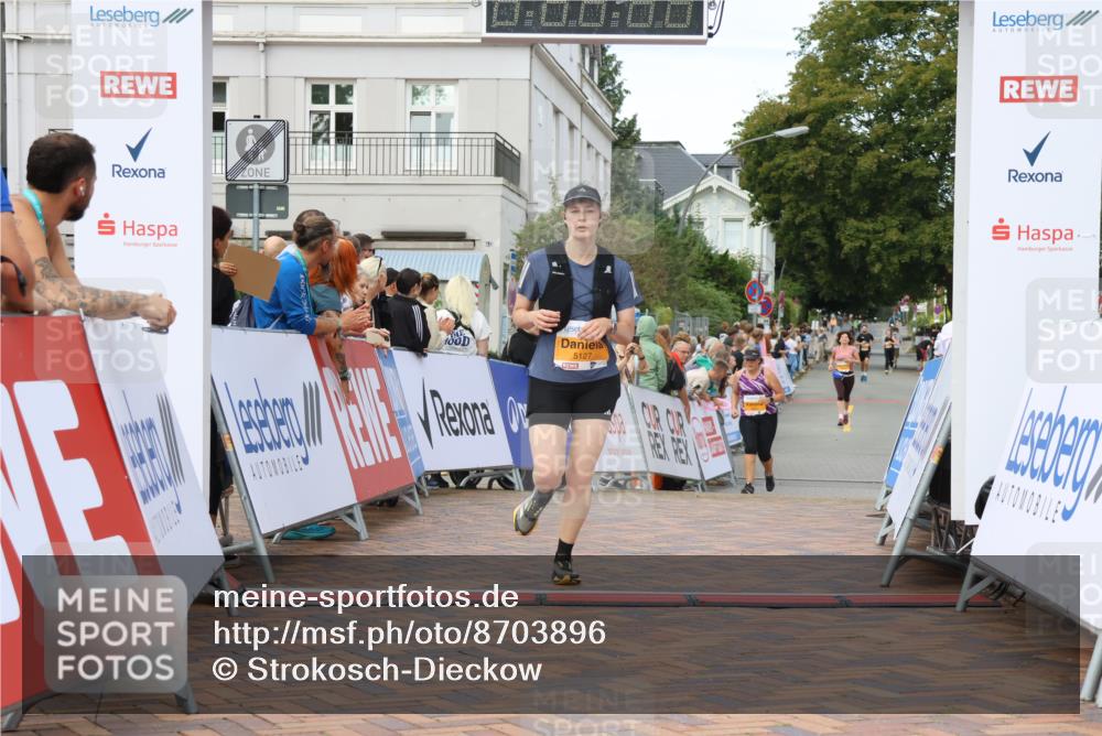 31.08.2025 - 21. Blankeneser Heldenlauf Strokosch-Dieckow http://msf.ph/oto/8703896 31.08.2025 12:59:41 Ziel 5127 meine-sportfotos.de