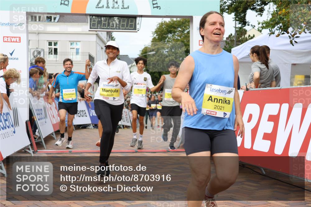 31.08.2025 - 21. Blankeneser Heldenlauf Strokosch-Dieckow http://msf.ph/oto/8703916 31.08.2025 10:34:46 Ziel 2524, 2244, 2021, 2424, 2668, 2669, 2667, 2298, 2438, 2439, 2349, 2441, 2442, 2350, 2048 meine-sportfotos.de