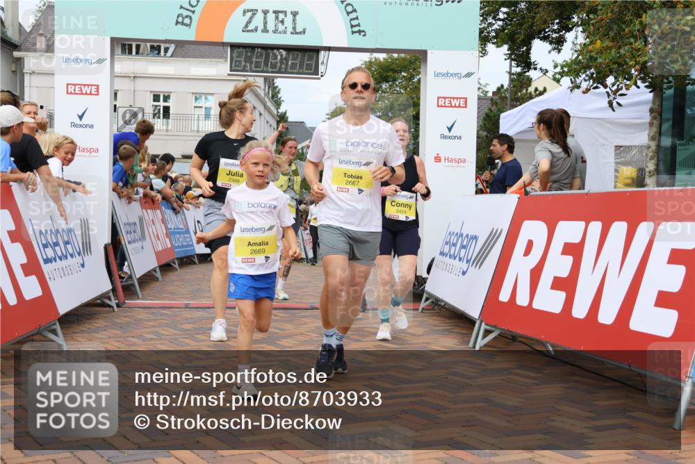 31.08.2025 - 21. Blankeneser Heldenlauf Strokosch-Dieckow http://msf.ph/oto/8703933 31.08.2025 10:34:41 Ziel 2110, 2244, 2021, 2424, 2668, 2669, 2667, 2298, 2439, 2349, 2350, 2090, 2083 meine-sportfotos.de