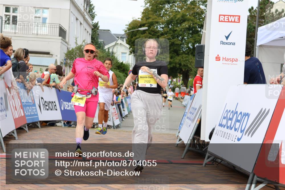31.08.2025 - 21. Blankeneser Heldenlauf Strokosch-Dieckow http://msf.ph/oto/8704055 31.08.2025 10:33:03 Ziel 2104, 2129, 2130, 2128, 2122, 2337, 2695, 2694, 2464, 2658 meine-sportfotos.de