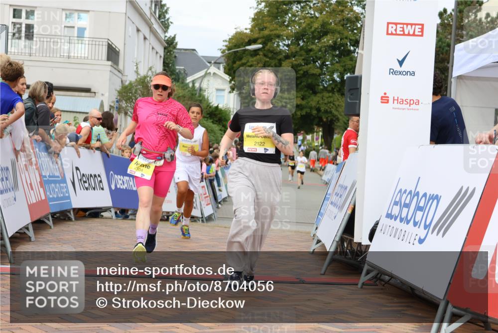31.08.2025 - 21. Blankeneser Heldenlauf Strokosch-Dieckow http://msf.ph/oto/8704056 31.08.2025 10:33:03 Ziel 2104, 2129, 2130, 2128, 2122, 2337, 2695, 2694, 2464, 2658 meine-sportfotos.de