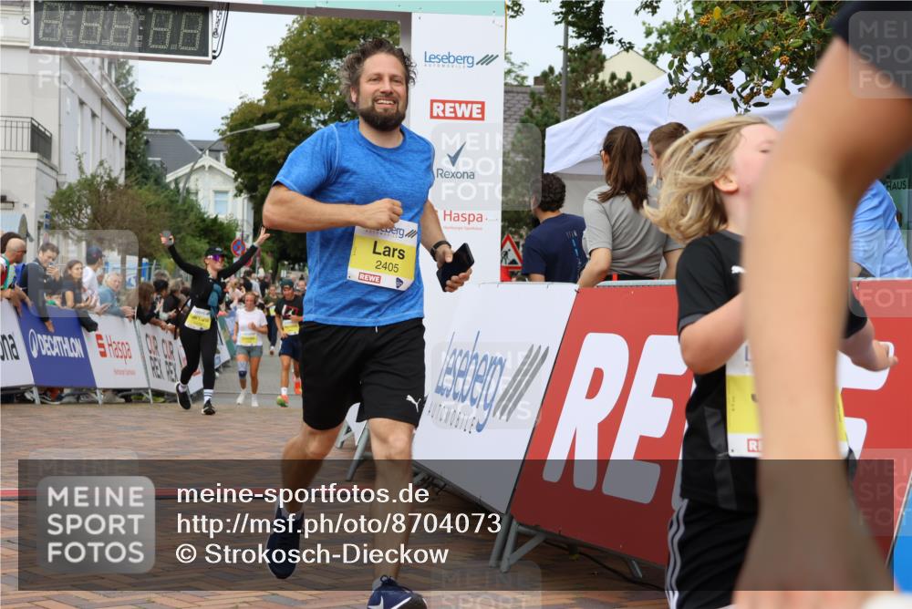 31.08.2025 - 21. Blankeneser Heldenlauf Strokosch-Dieckow http://msf.ph/oto/8704073 31.08.2025 10:32:45 Ziel 2681, 2680, 2256, 2257, 2404, 2405, 2323, 2201, 2479 meine-sportfotos.de