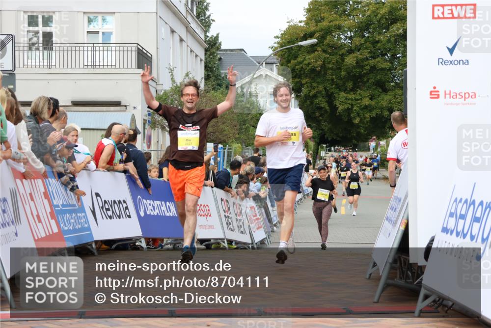 31.08.2025 - 21. Blankeneser Heldenlauf Strokosch-Dieckow http://msf.ph/oto/8704111 31.08.2025 10:32:17 Ziel 2418, 2131, 2182, 2627 meine-sportfotos.de