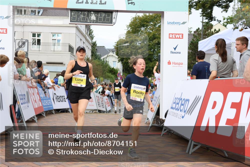 31.08.2025 - 21. Blankeneser Heldenlauf Strokosch-Dieckow http://msf.ph/oto/8704151 31.08.2025 10:31:52 Ziel 2077, 2407, 2280, 2462, 2278, 2228 meine-sportfotos.de