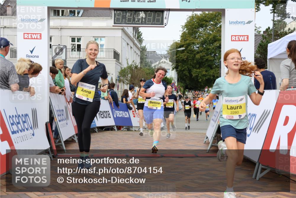 31.08.2025 - 21. Blankeneser Heldenlauf Strokosch-Dieckow http://msf.ph/oto/8704154 31.08.2025 10:31:50 Ziel 2077, 2407, 2280, 2462, 2340, 2278 meine-sportfotos.de