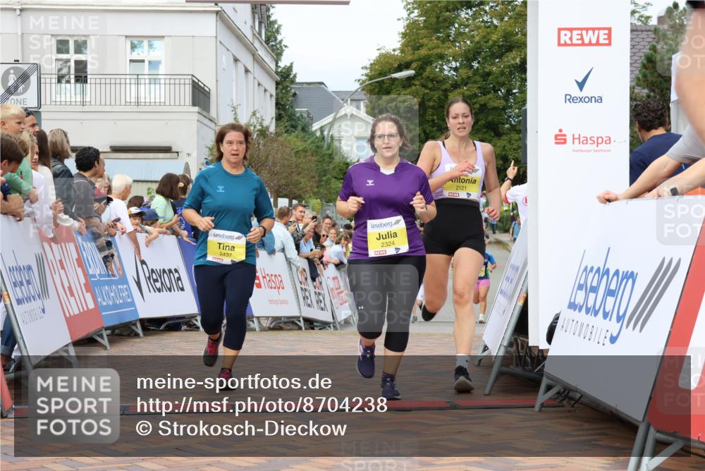 31.08.2025 - 21. Blankeneser Heldenlauf Strokosch-Dieckow http://msf.ph/oto/8704238 31.08.2025 10:31:10 Ziel 2437, 2324, 2147, 2121, 2307, 2018 meine-sportfotos.de