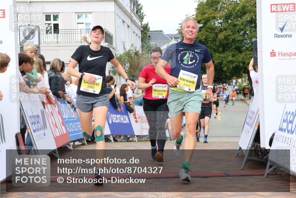 31.08.2025 - 21. Blankeneser Heldenlauf Strokosch-Dieckow http://msf.ph/oto/8704327 31.08.2025 10:30:15 Ziel 2445, 2444, 2616, 2253, 2226, 2588, 2731, 2543 meine-sportfotos.de