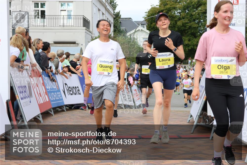 31.08.2025 - 21. Blankeneser Heldenlauf Strokosch-Dieckow http://msf.ph/oto/8704393 31.08.2025 10:29:36 Ziel 2491, 2578, 2614, 2615, 2426, 2684, 2538, 2558, 2277 meine-sportfotos.de