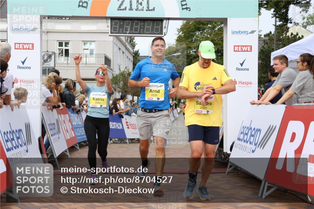 31.08.2025 - 21. Blankeneser Heldenlauf Strokosch-Dieckow http://msf.ph/oto/8704527 31.08.2025 10:28:23 Ziel 2249, 2140, 2133, 2625, 2431, 2088, 2052, 2531 meine-sportfotos.de