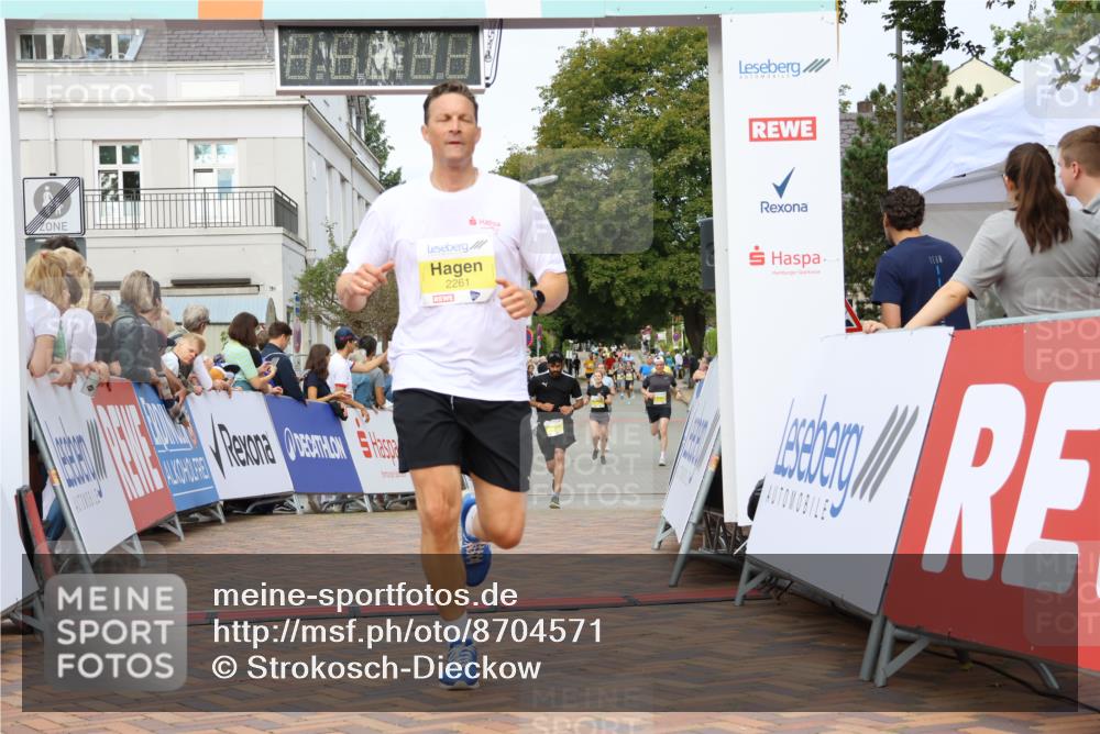 31.08.2025 - 21. Blankeneser Heldenlauf Strokosch-Dieckow http://msf.ph/oto/8704571 31.08.2025 10:28:06 Ziel 2112, 2348, 2068, 2067, 2741, 2659, 2261 meine-sportfotos.de