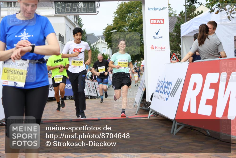31.08.2025 - 21. Blankeneser Heldenlauf Strokosch-Dieckow http://msf.ph/oto/8704648 31.08.2025 10:27:16 Ziel 2111, 2150, 2236, 2205, 2517, 2204, 2413, 2559 meine-sportfotos.de