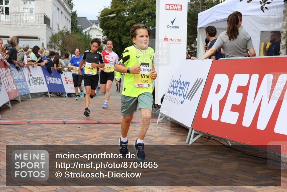 31.08.2025 - 21. Blankeneser Heldenlauf Strokosch-Dieckow http://msf.ph/oto/8704665 31.08.2025 10:27:10 Ziel 1101, 2150, 2205, 2521, 2517, 2413 meine-sportfotos.de