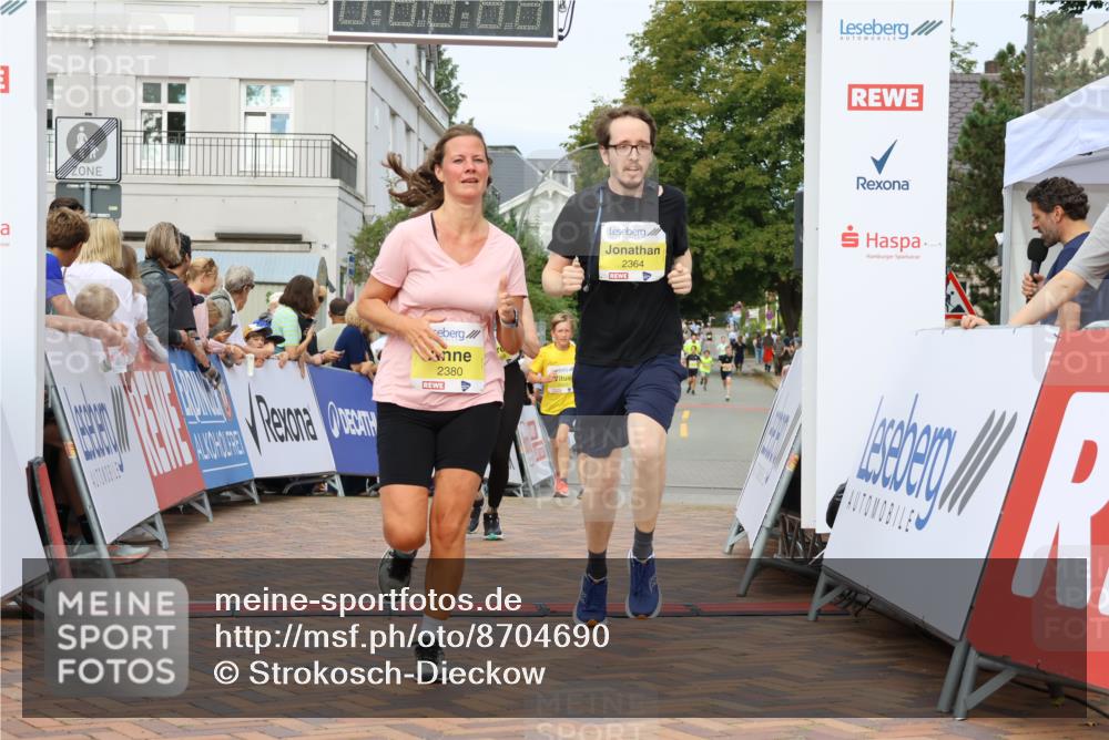 31.08.2025 - 21. Blankeneser Heldenlauf Strokosch-Dieckow http://msf.ph/oto/8704690 31.08.2025 10:26:56 Ziel 2364, 2749, 2478, 2468, 2393, 2380 meine-sportfotos.de