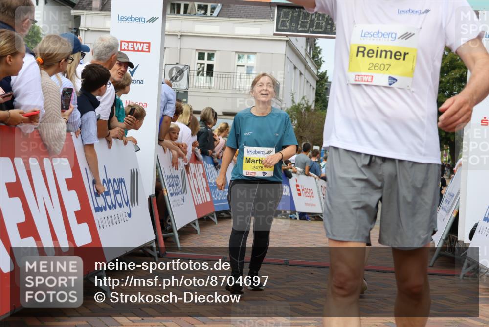 31.08.2025 - 21. Blankeneser Heldenlauf Strokosch-Dieckow http://msf.ph/oto/8704697 31.08.2025 10:26:51 Ziel 2057, 2364, 2013, 2749, 2607, 2646, 2478, 2380 meine-sportfotos.de