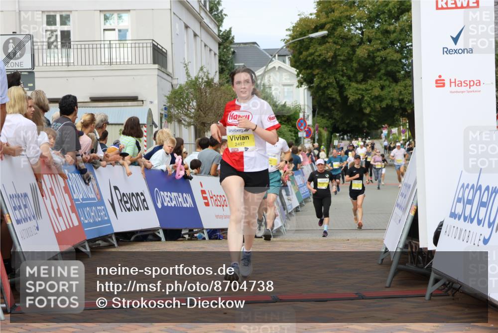31.08.2025 - 21. Blankeneser Heldenlauf Strokosch-Dieckow http://msf.ph/oto/8704738 31.08.2025 10:26:30 Ziel 2254, 2497, 2688 meine-sportfotos.de
