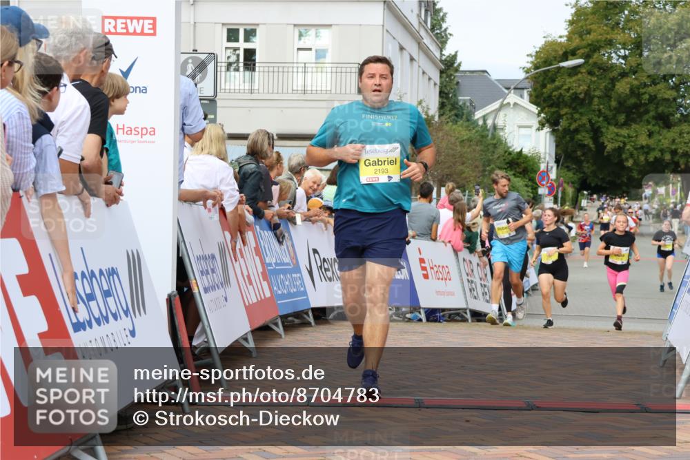 31.08.2025 - 21. Blankeneser Heldenlauf Strokosch-Dieckow http://msf.ph/oto/8704783 31.08.2025 10:26:01 Ziel 2736, 2777, 2342, 2193, 2070, 2241, 2243, 2119, 2118 meine-sportfotos.de