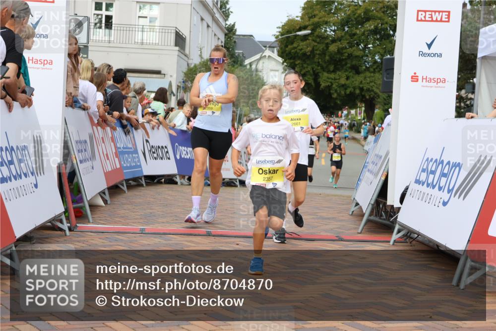 31.08.2025 - 21. Blankeneser Heldenlauf Strokosch-Dieckow http://msf.ph/oto/8704870 31.08.2025 10:25:10 Ziel 2641, 2357, 2183, 2717, 2285, 2286, 2331, 2053, 2359, 2661 meine-sportfotos.de