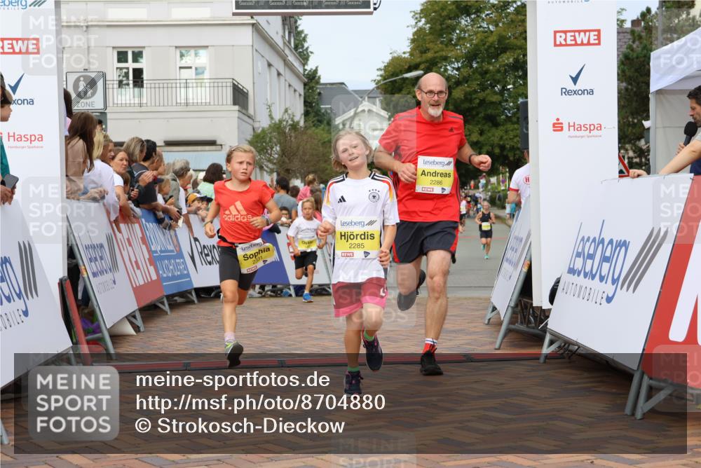 31.08.2025 - 21. Blankeneser Heldenlauf Strokosch-Dieckow http://msf.ph/oto/8704880 31.08.2025 10:25:07 Ziel 2357, 2183, 2717, 2285, 2286, 2331, 2359, 2661 meine-sportfotos.de