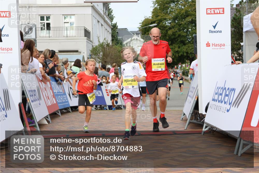 31.08.2025 - 21. Blankeneser Heldenlauf Strokosch-Dieckow http://msf.ph/oto/8704883 31.08.2025 10:25:07 Ziel 2357, 2183, 2717, 2285, 2286, 2331, 2359, 2661 meine-sportfotos.de