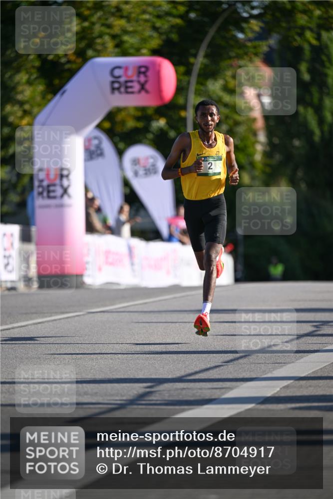 07.09.2025 - BARMER Alsterlauf Dr. Thomas Lammeyer http://msf.ph/oto/8704917 07.09.2025 09:16:53 Laufen  meine-sportfotos.de