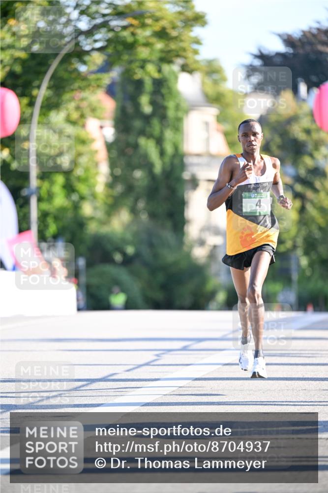 07.09.2025 - BARMER Alsterlauf Dr. Thomas Lammeyer http://msf.ph/oto/8704937 07.09.2025 09:16:58 Laufen 2, 4 meine-sportfotos.de