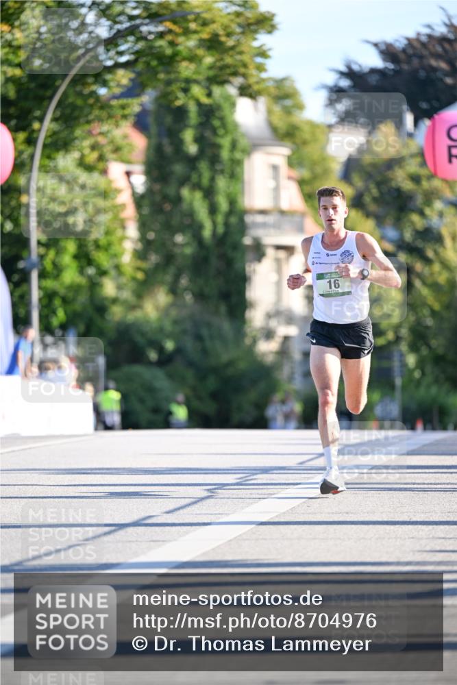 07.09.2025 - BARMER Alsterlauf Dr. Thomas Lammeyer http://msf.ph/oto/8704976 07.09.2025 09:17:43 Laufen 16 meine-sportfotos.de
