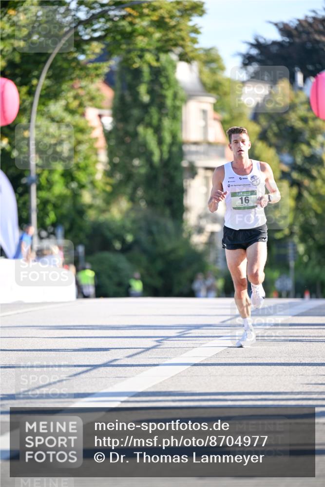 07.09.2025 - BARMER Alsterlauf Dr. Thomas Lammeyer http://msf.ph/oto/8704977 07.09.2025 09:17:43 Laufen 16 meine-sportfotos.de