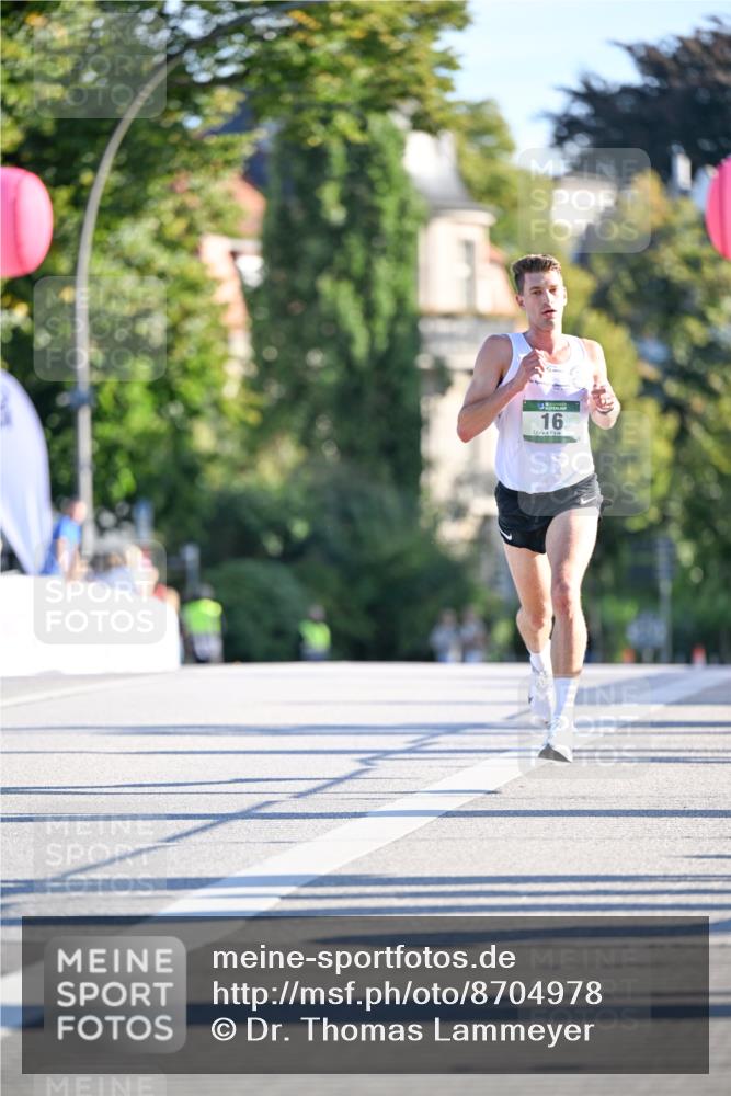 07.09.2025 - BARMER Alsterlauf Dr. Thomas Lammeyer http://msf.ph/oto/8704978 07.09.2025 09:17:43 Laufen 16 meine-sportfotos.de
