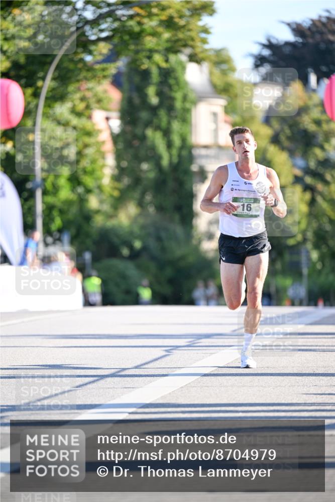 07.09.2025 - BARMER Alsterlauf Dr. Thomas Lammeyer http://msf.ph/oto/8704979 07.09.2025 09:17:43 Laufen 16 meine-sportfotos.de