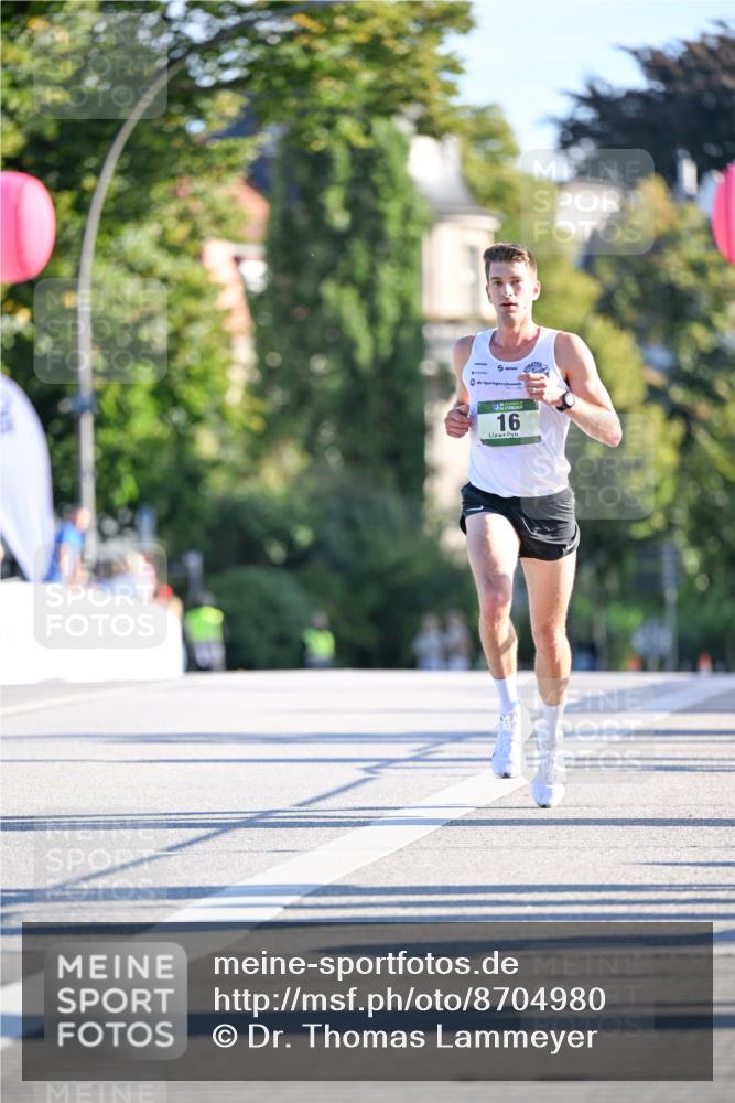 07.09.2025 - BARMER Alsterlauf Dr. Thomas Lammeyer http://msf.ph/oto/8704980 07.09.2025 09:17:43 Laufen 16 meine-sportfotos.de